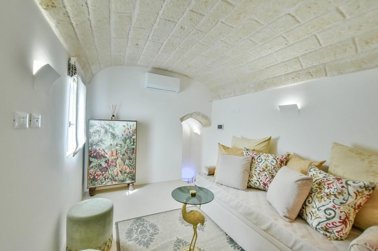 Eurydice Suite With Infinity Jacuzzi ออสตูนี ภายนอก รูปภาพ
