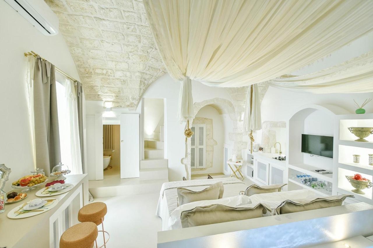 Eurydice Suite With Infinity Jacuzzi ออสตูนี ภายนอก รูปภาพ