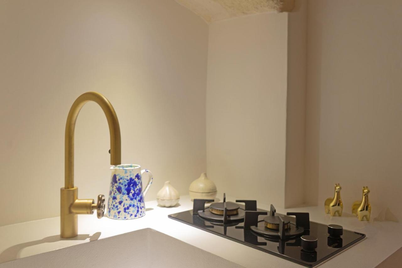 Eurydice Suite With Infinity Jacuzzi ออสตูนี ภายนอก รูปภาพ